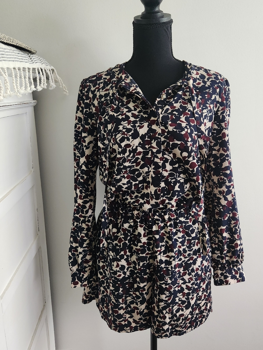 LOFT LONG SLEEVE TIE NECK ROMPER W/POCKETS - Picture 2 of 9